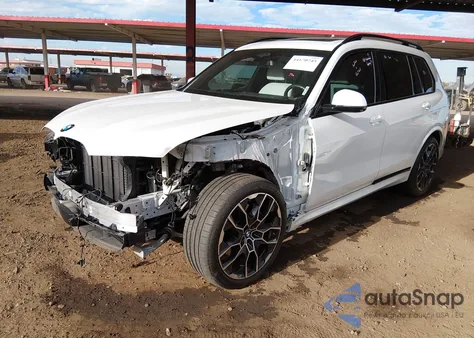 2024 BMW X7 xDrive40I z USA, uszkodzony, nr VIN 5UX23EM06R9V80711